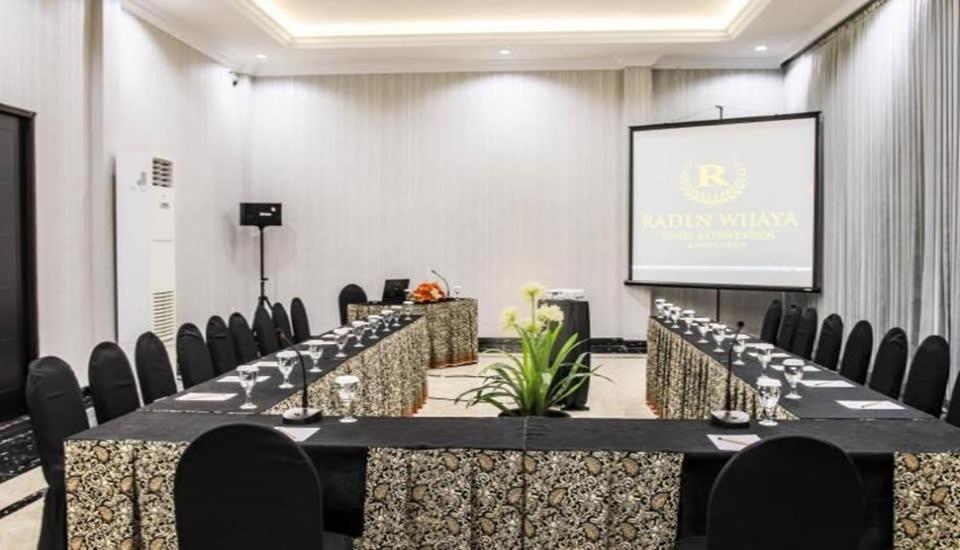 Raden Wijaya Hotel & Convention Mojokerto Exterior photo